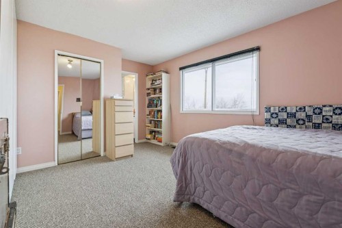 7 Willow Vale, Rural Rocky View County, AB - Indoor Photo Showing Bedroom