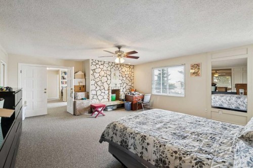 7 Willow Vale, Rural Rocky View County, AB - Indoor Photo Showing Bedroom