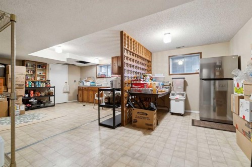 7 Willow Vale, Rural Rocky View County, AB - Indoor