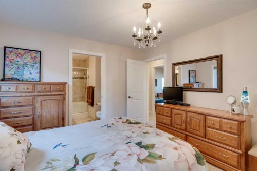 2-309 15 Avenue Ne, Calgary, AB - Indoor Photo Showing Bedroom