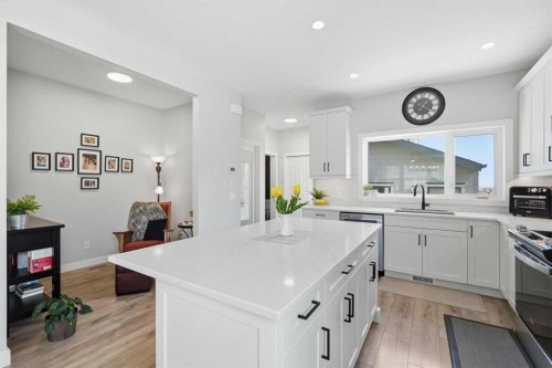 120 Treeline Manor Sw, Calgary, AB - Indoor Photo Showing Kitchen With Upgraded Kitchen