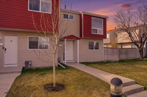 49-5425 PENSACOLA Crescent SE Calgary, AB T2A 2G5