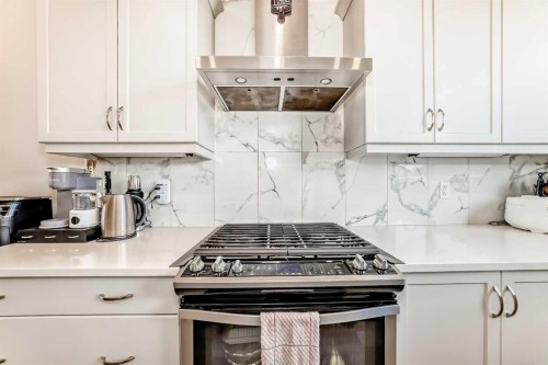 1140 Legacy Circle Se, Calgary, AB - Indoor Photo Showing Kitchen