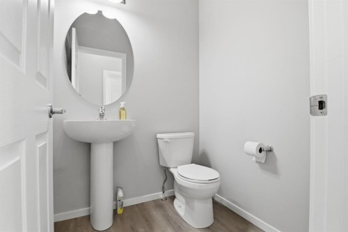 93 Cityline Square Ne, Calgary, AB - Indoor Photo Showing Bathroom