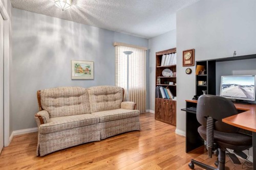 107 Valhalla Crescent Nw, Calgary, AB - Indoor Photo Showing Other Room