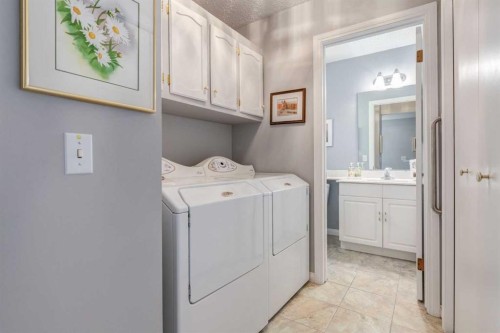 107 Valhalla Crescent Nw, Calgary, AB - Indoor Photo Showing Laundry Room