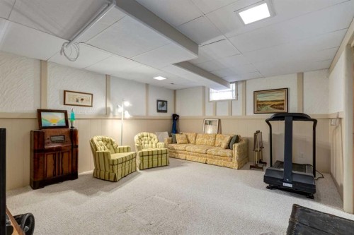 107 Valhalla Crescent Nw, Calgary, AB - Indoor