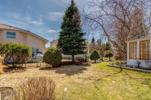 107 Valhalla Crescent Nw, Calgary, AB - Outdoor