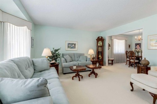 107 Valhalla Crescent Nw, Calgary, AB - Indoor Photo Showing Living Room