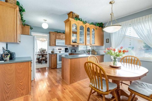 107 Valhalla Crescent Nw, Calgary, AB - Indoor