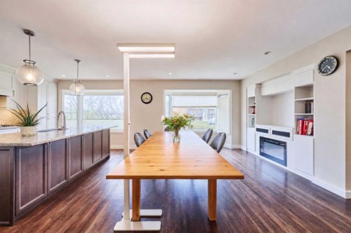 2940 Blakiston Drive Nw, Calgary, AB - Indoor Photo Showing Dining Room