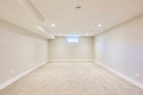 2940 Blakiston Drive Nw, Calgary, AB - Indoor