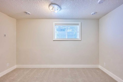 2940 Blakiston Drive Nw, Calgary, AB - Indoor Photo Showing Other Room