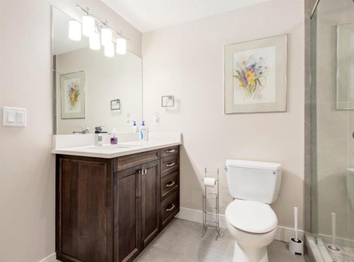 2940 Blakiston Drive Nw, Calgary, AB - Indoor Photo Showing Bathroom