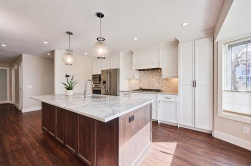 2940 Blakiston Drive Nw, Calgary, AB - Indoor Photo Showing Kitchen With Upgraded Kitchen