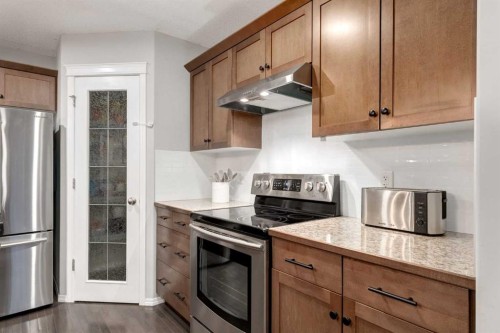 436 Cranberry Circle Se, Calgary, AB - Indoor Photo Showing Kitchen