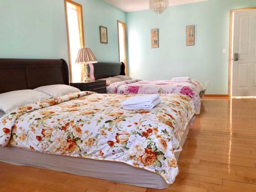 264 Hawkmount Close, Calgary, AB - Indoor Photo Showing Bedroom
