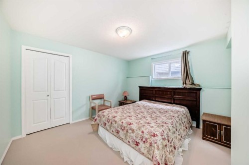 264 Hawkmount Close, Calgary, AB - Indoor Photo Showing Bedroom