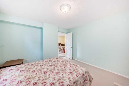 264 Hawkmount Close, Calgary, AB - Indoor Photo Showing Bedroom