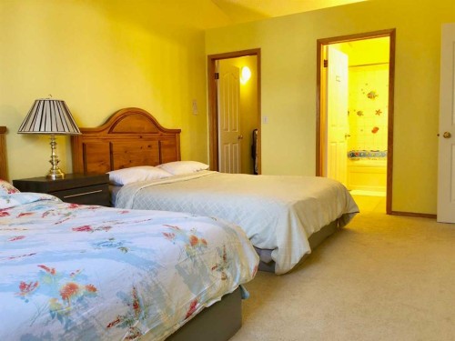 264 Hawkmount Close, Calgary, AB - Indoor Photo Showing Bedroom
