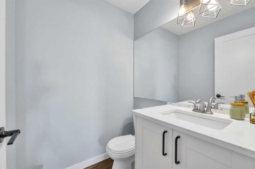 215 Edgevalley Mews, Calgary, AB - Indoor Photo Showing Bathroom