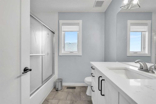 215 Edgevalley Mews, Calgary, AB - Indoor Photo Showing Bathroom
