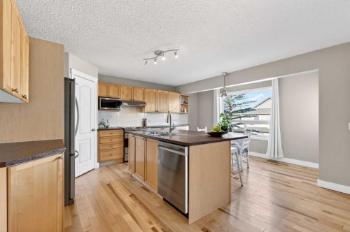 95 Crestmont Drive Sw, Calgary, AB - Indoor Photo Showing Kitchen