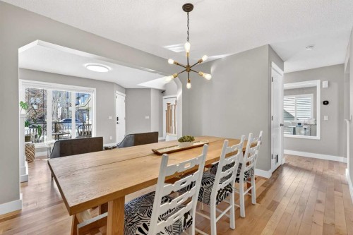 95 Crestmont Drive Sw, Calgary, AB - Indoor Photo Showing Dining Room
