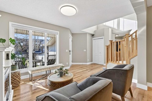 95 Crestmont Drive Sw, Calgary, AB - Indoor