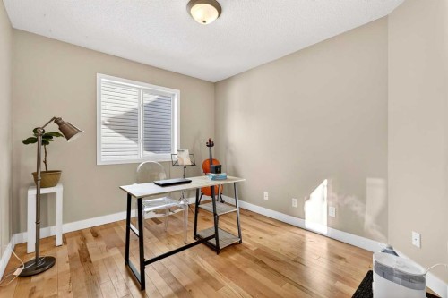 95 Crestmont Drive Sw, Calgary, AB - Indoor Photo Showing Office