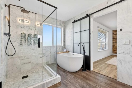 95 Crestmont Drive Sw, Calgary, AB - Indoor Photo Showing Bathroom