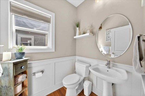 917 Channelside Road Sw, Airdrie, AB - Indoor Photo Showing Bathroom