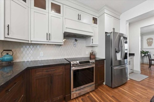 917 Channelside Road Sw, Airdrie, AB - Indoor Photo Showing Kitchen