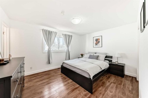 451 Huntbourne Hill Ne, Calgary, AB - Indoor Photo Showing Bedroom