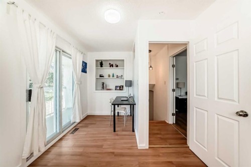 451 Huntbourne Hill Ne, Calgary, AB - Indoor Photo Showing Other Room
