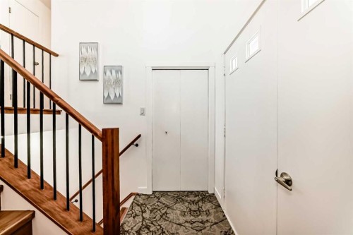 451 Huntbourne Hill Ne, Calgary, AB - Indoor Photo Showing Other Room