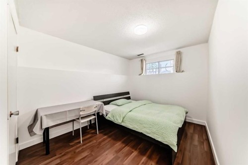451 Huntbourne Hill Ne, Calgary, AB - Indoor Photo Showing Bedroom