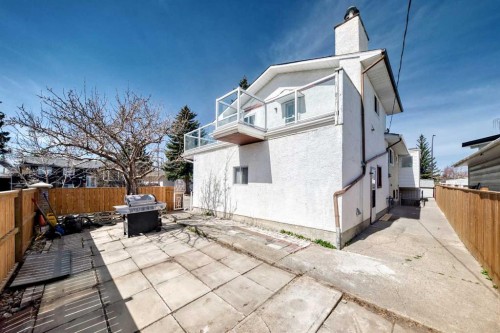 451 Huntbourne Hill Ne, Calgary, AB - Outdoor With Balcony