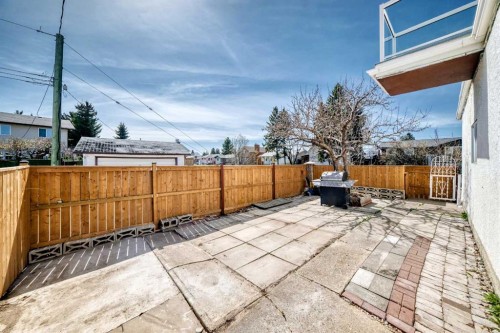 451 Huntbourne Hill Ne, Calgary, AB - Outdoor With Balcony