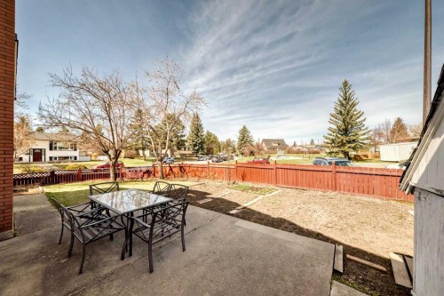 451 Huntbourne Hill Ne, Calgary, AB - Outdoor
