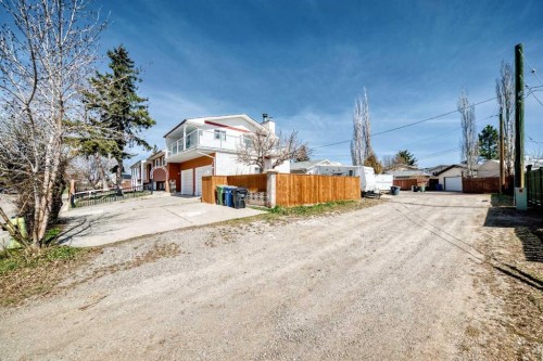 451 Huntbourne Hill Ne, Calgary, AB - Outdoor