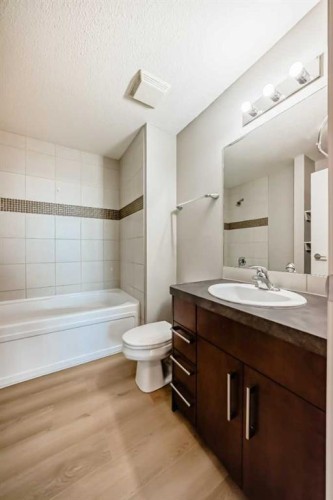 1408-210 15 Avenue Se, Calgary, AB - Indoor Photo Showing Bathroom