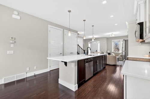 548 Quarry Park Boulevard Se, Calgary, AB - Indoor Photo Showing Kitchen With Upgraded Kitchen