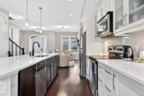 548 Quarry Park Boulevard Se, Calgary, AB - Indoor Photo Showing Kitchen With Upgraded Kitchen