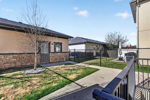 548 Quarry Park Boulevard Se, Calgary, AB - Outdoor