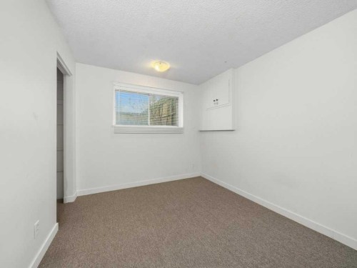 11759 Canfield Road Sw, Calgary, AB - Indoor Photo Showing Other Room
