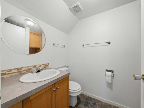 11759 Canfield Road Sw, Calgary, AB - Indoor Photo Showing Bathroom
