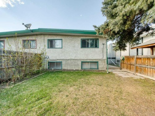11759 Canfield Road Sw, Calgary, AB - Outdoor