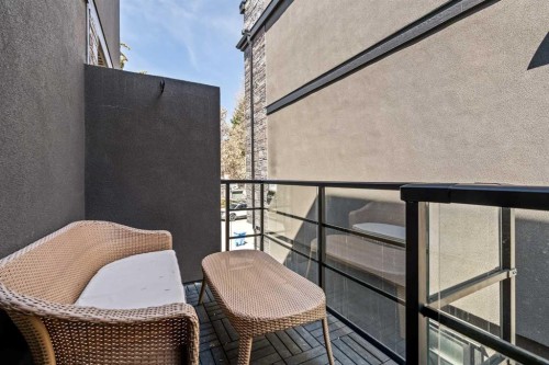 125 41 Avenue Sw, Calgary, AB - Outdoor With Balcony With Exterior