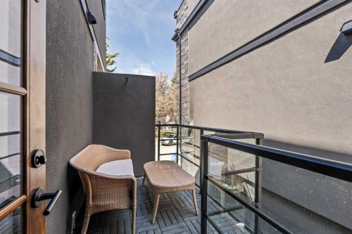 125 41 Avenue Sw, Calgary, AB - Outdoor With Balcony With Exterior
